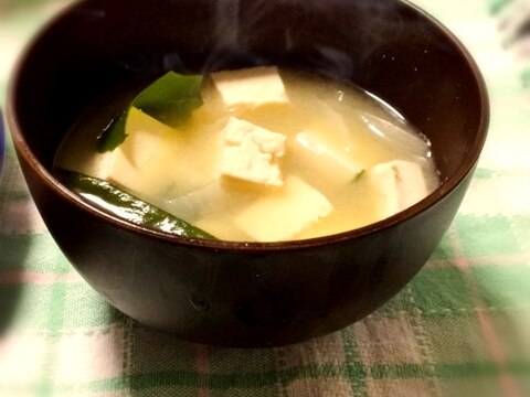 豆腐とわかめと玉ねぎのお味噌汁 レシピ 作り方 By みゎん 楽天レシピ 豆腐とわかめと玉ねぎのお味噌汁 レシピ 作り方 By みゎん 楽天レシピ